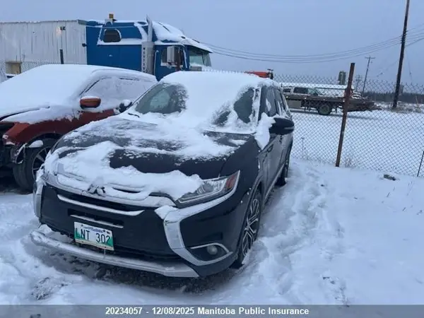 JA4AZ2A36HZ612526 2017 MITSUBISHI OUTLANDER - Image 2