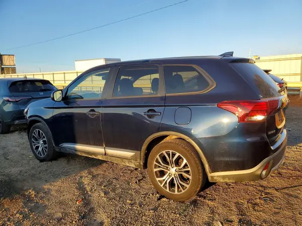 JA4AZ2A36JZ003037 2018 MITSUBISHI OUTLANDER - Image 2