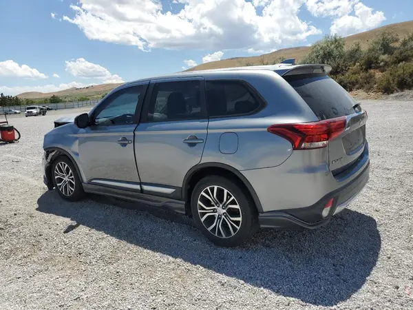 JA4AZ2A36JZ006438 2018 MITSUBISHI OUTLANDER - Image 2