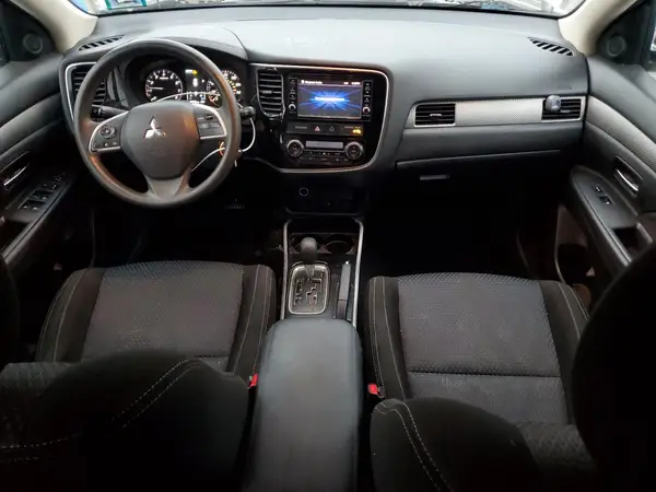 JA4AZ2A36JZ009551 2018 MITSUBISHI OUTLANDER - Image 8