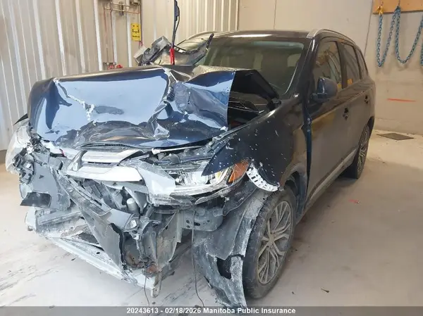 JA4AZ2A36JZ600379 2018 MITSUBISHI OUTLANDER - Image 2