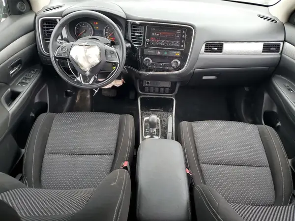 JA4AZ2A36JZ619045 2018 MITSUBISHI OUTLANDER - Image 8