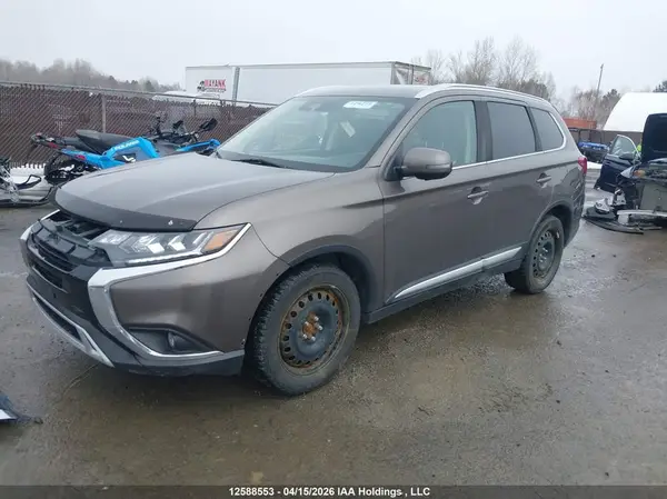 JA4AZ2A36LZ604256 2020 MITSUBISHI OUTLANDER - Image 2