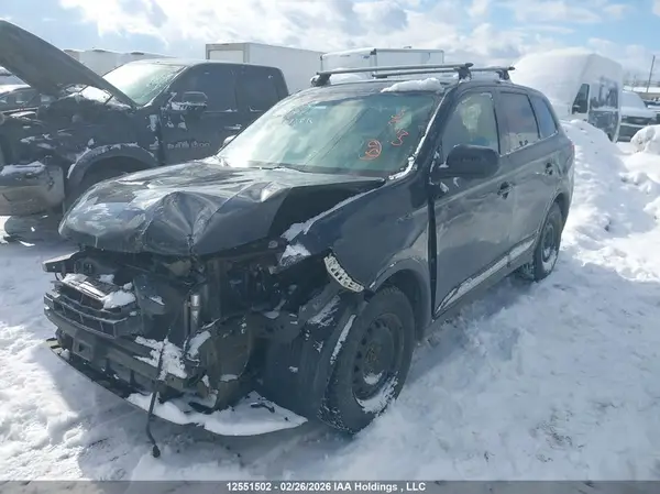JA4AZ2A36LZ605181 2020 MITSUBISHI OUTLANDER - Image 2