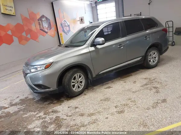 JA4AZ2A36LZ609098 2020 MITSUBISHI OUTLANDER - Image 2
