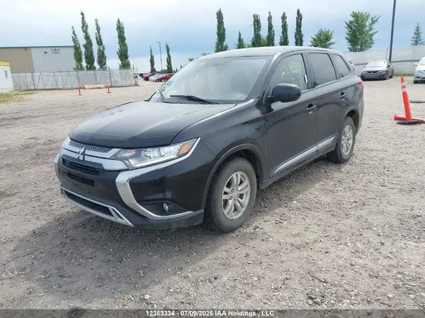 JA4AZ2A36LZ609117 2020 MITSUBISHI OUTLANDER - Image 2