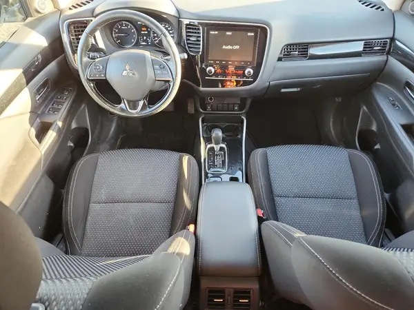 JA4AZ2A36LZ611028 2020 MITSUBISHI OUTLANDER - Image 8