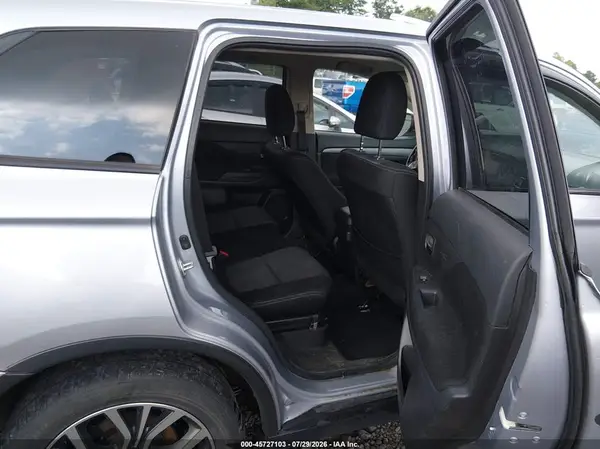 JA4AZ2A37HZ008404 2017 MITSUBISHI OUTLANDER - Image 8