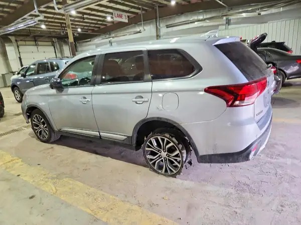 JA4AZ2A37HZ014848 2017 MITSUBISHI OUTLANDER - Image 2