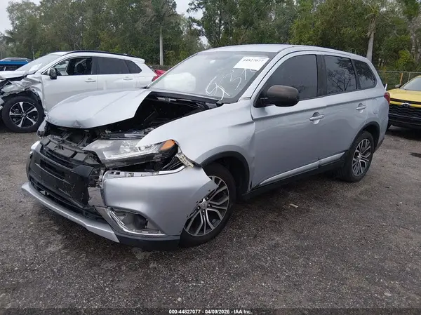 JA4AZ2A37HZ015370 2017 MITSUBISHI OUTLANDER - Image 2