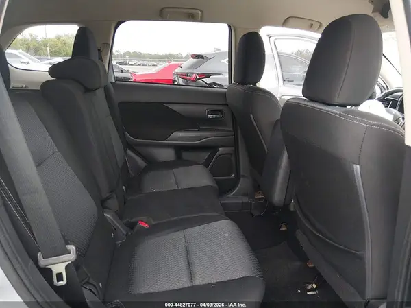 JA4AZ2A37HZ015370 2017 MITSUBISHI OUTLANDER - Image 8