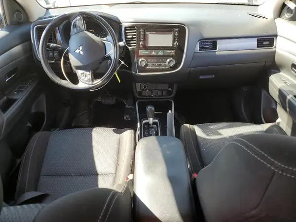 JA4AZ2A37HZ023601 2017 MITSUBISHI OUTLANDER - Image 8