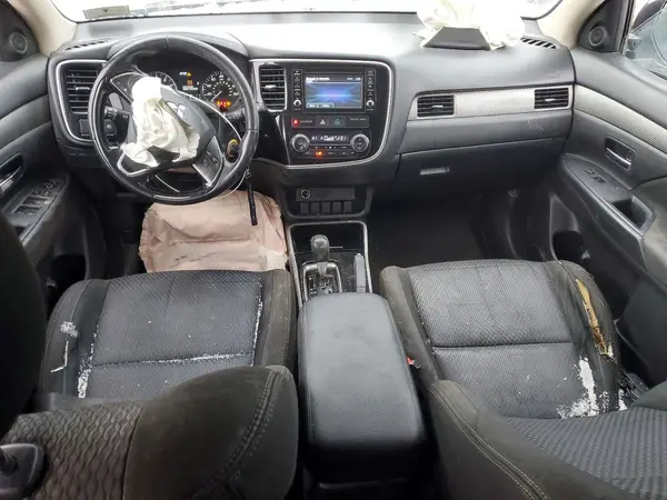 JA4AZ2A37HZ056582 2017 MITSUBISHI OUTLANDER - Image 8