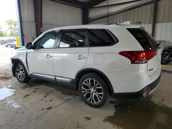 JA4AZ2A37HZ063726 2017 MITSUBISHI OUTLANDER - Image 2