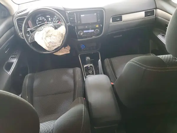 JA4AZ2A37HZ063726 2017 MITSUBISHI OUTLANDER - Image 8