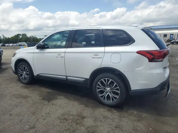JA4AZ2A37JZ003211 2018 MITSUBISHI OUTLANDER - Image 2