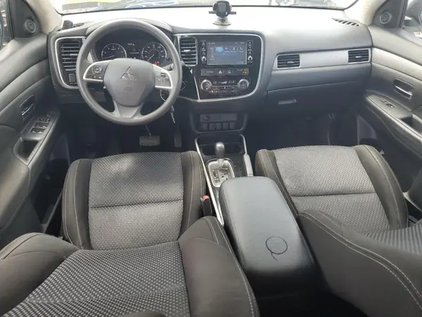 JA4AZ2A37JZ003211 2018 MITSUBISHI OUTLANDER - Image 8