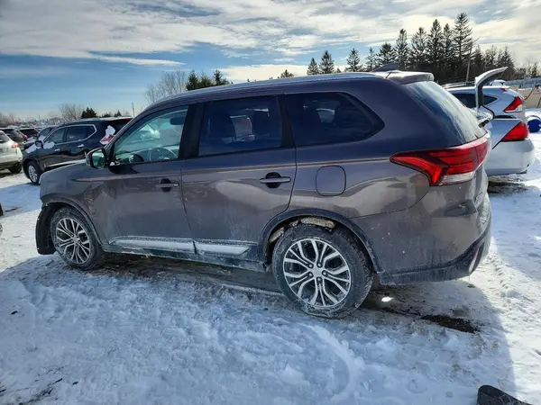 JA4AZ2A37JZ619278 2018 MITSUBISHI OUTLANDER - Image 2