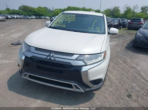 JA4AZ2A37KZ605611 2019 MITSUBISHI OUTLANDER - Image 2