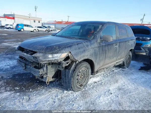 JA4AZ2A37KZ605639 2019 MITSUBISHI OUTLANDER - Image 2