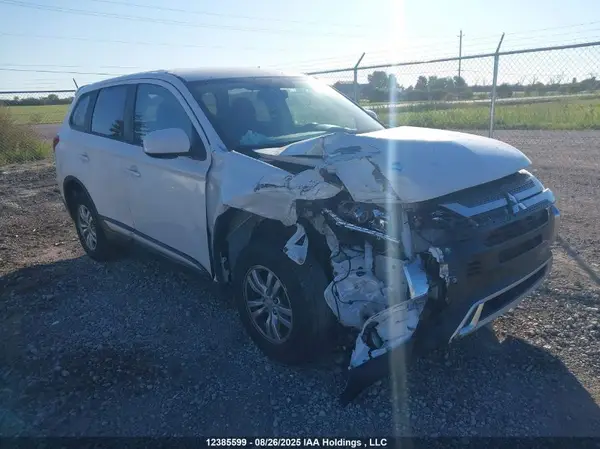 JA4AZ2A37LZ602631 2020 MITSUBISHI OUTLANDER - Image 1