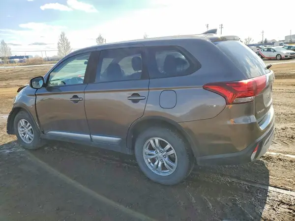 JA4AZ2A37LZ603486 2020 MITSUBISHI OUTLANDER - Image 2