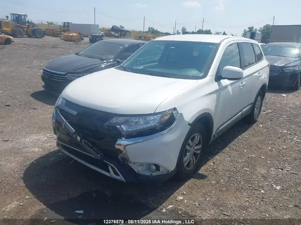 JA4AZ2A37LZ607182 2020 MITSUBISHI OUTLANDER - Image 2