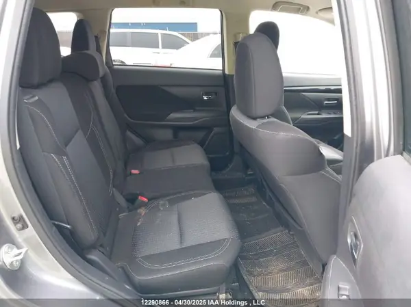 JA4AZ2A37LZ607201 2020 MITSUBISHI OUTLANDER - Image 8