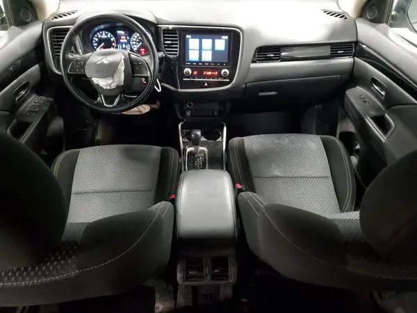 JA4AZ2A37LZ608820 2020 MITSUBISHI OUTLANDER - Image 8