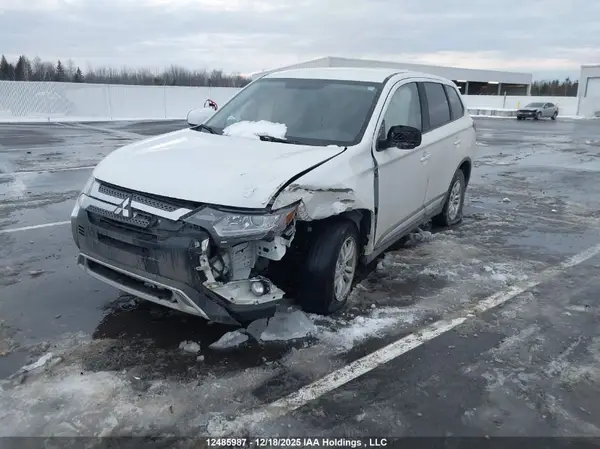 JA4AZ2A37LZ610793 2020 MITSUBISHI OUTLANDER - Image 2