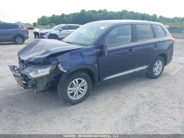 JA4AZ2A37LZ611149 2020 MITSUBISHI OUTLANDER - Image 2