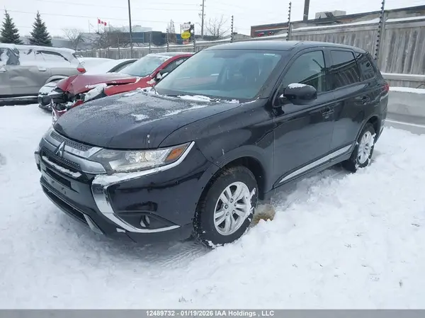 JA4AZ2A37LZ611703 2020 MITSUBISHI OUTLANDER - Image 2