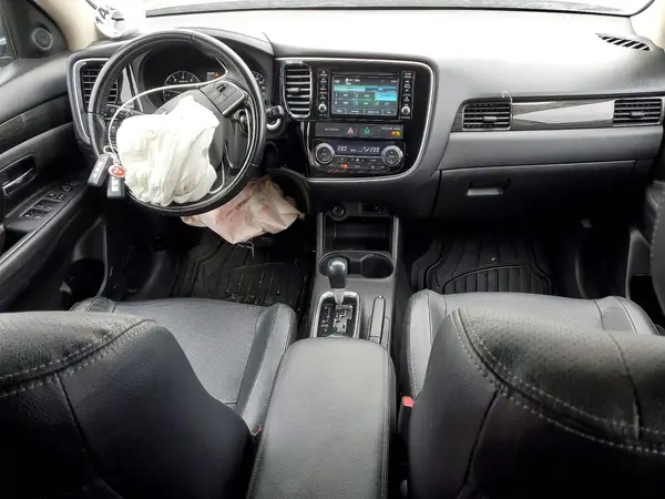 JA4AZ2A38GZ611229 2016 MITSUBISHI OUTLANDER - Image 8