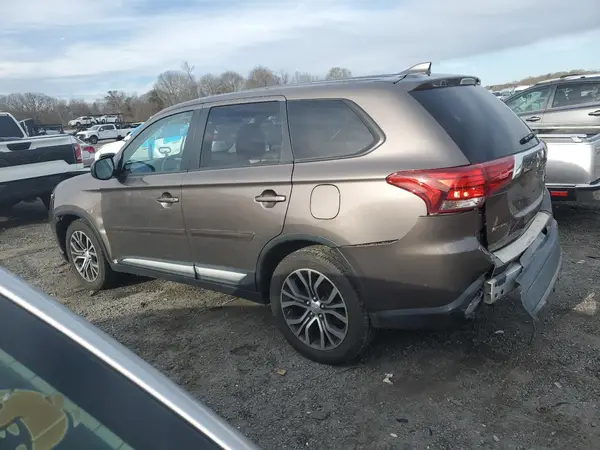 JA4AZ2A38HZ000697 2017 MITSUBISHI OUTLANDER - Image 2