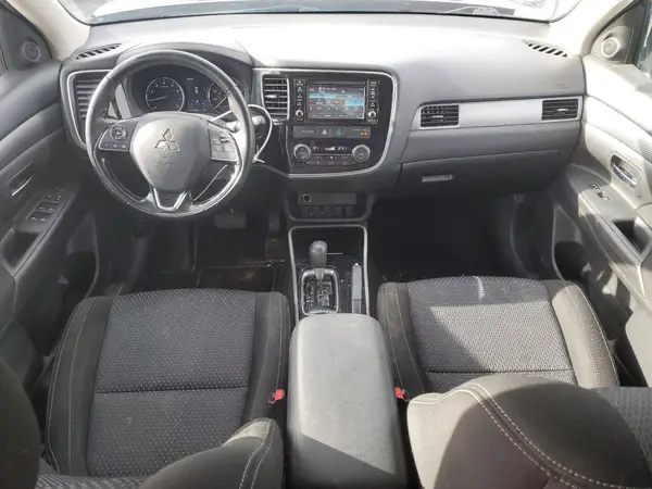 JA4AZ2A38HZ000697 2017 MITSUBISHI OUTLANDER - Image 8