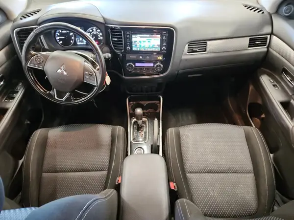 JA4AZ2A38HZ033862 2017 MITSUBISHI OUTLANDER - Image 8