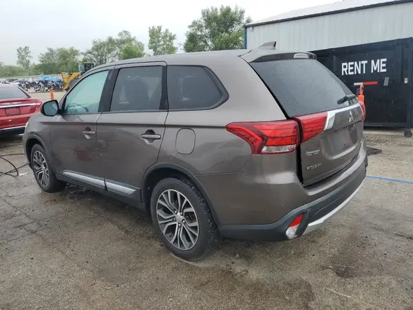 JA4AZ2A38HZ036423 2017 MITSUBISHI OUTLANDER - Image 2