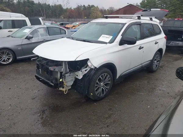 JA4AZ2A38HZ039418 2017 MITSUBISHI OUTLANDER - Image 2