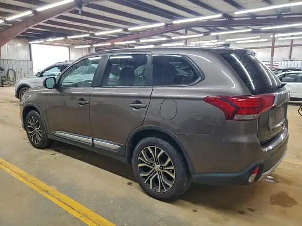 JA4AZ2A38HZ052539 2017 MITSUBISHI OUTLANDER - Image 2