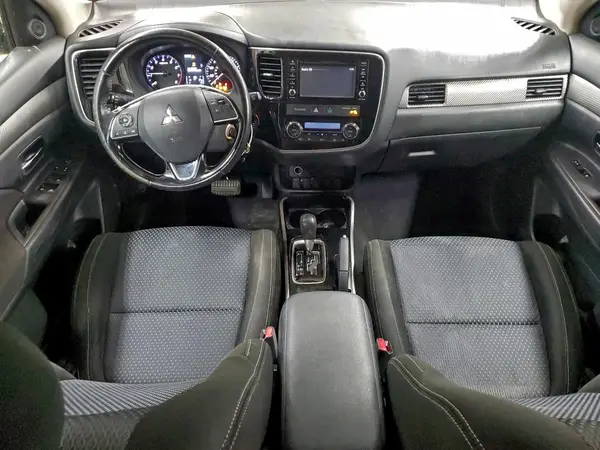 JA4AZ2A38HZ052539 2017 MITSUBISHI OUTLANDER - Image 8