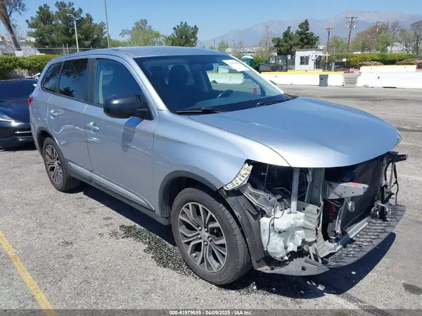 JA4AZ2A38HZ065761 2017 MITSUBISHI OUTLANDER - Image 1