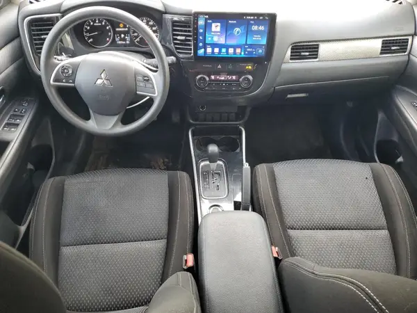 JA4AZ2A38JZ014847 2018 MITSUBISHI OUTLANDER - Image 8