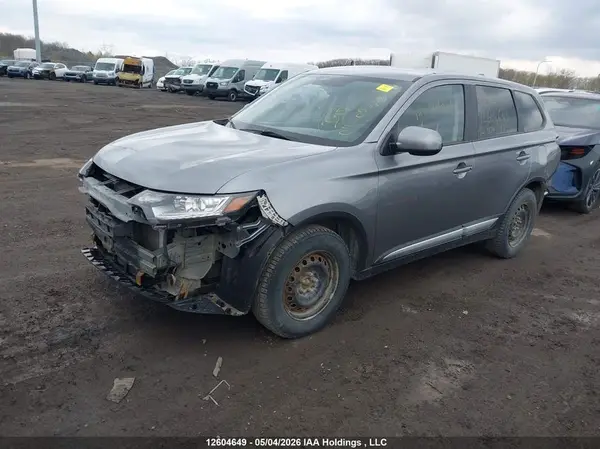 JA4AZ2A38LZ604940 2020 MITSUBISHI OUTLANDER - Image 2