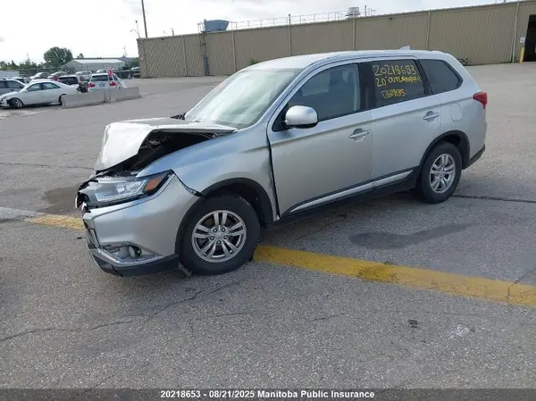 JA4AZ2A38LZ609135 2020 MITSUBISHI OUTLANDER - Image 2
