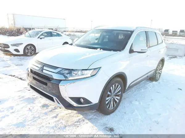 JA4AZ2A38LZ612603 2020 MITSUBISHI OUTLANDER - Image 2