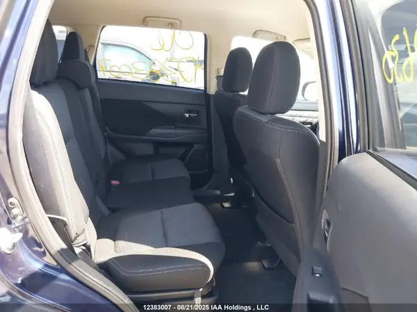 JA4AZ2A39GZ600630 2016 MITSUBISHI OUTLANDER - Image 8