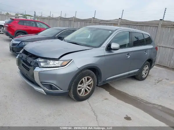 JA4AZ2A39GZ606850 2016 MITSUBISHI OUTLANDER - Image 2