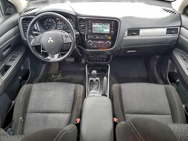 JA4AZ2A39HZ015130 2017 MITSUBISHI OUTLANDER - Image 8