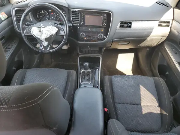 JA4AZ2A39HZ016343 2017 MITSUBISHI OUTLANDER - Image 8