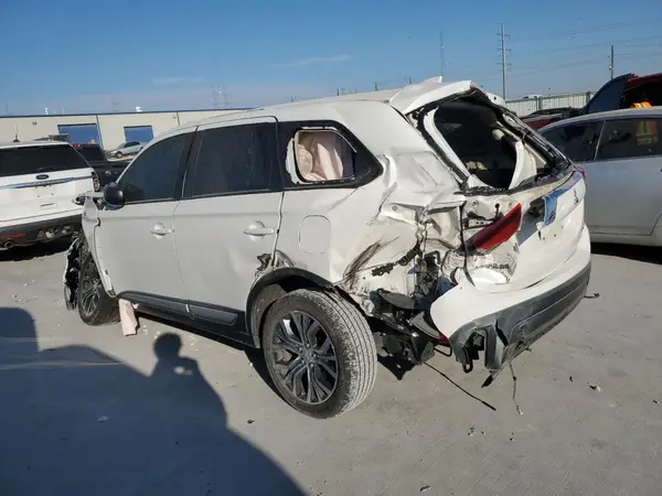 JA4AZ2A39HZ017198 2017 MITSUBISHI OUTLANDER - Image 2
